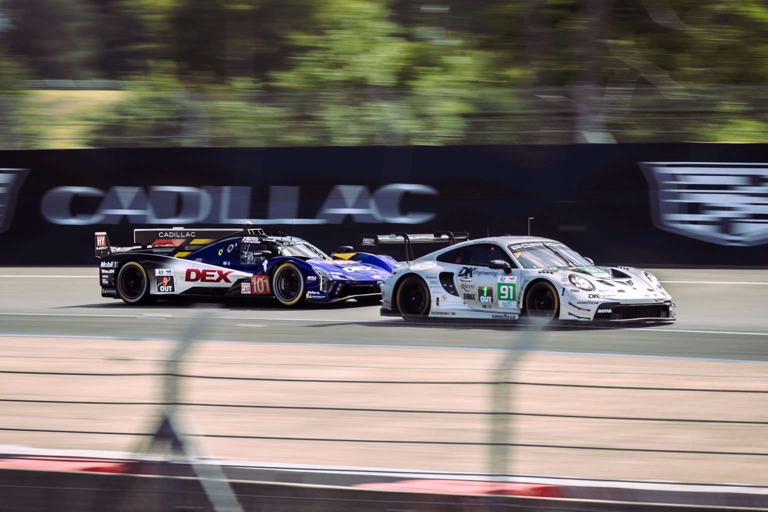 Reportage FFSA GT - prototype et GT en action piste